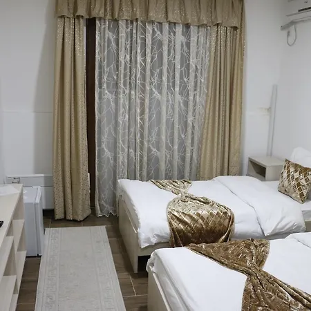 Ultra Star מלון 3*